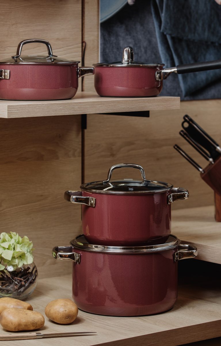 20230716162544_[fpdl.in]_side-view-cooking-set-pots-pans-wooden-shelves-jpg_140725-12791_full